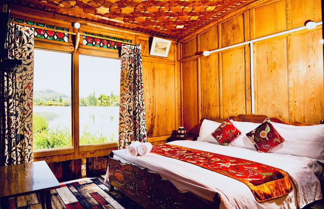 Golden Flower Heritage Houseboat - Foto 8