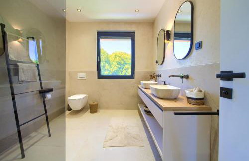 Villa Viverum with heated salt water pool - Photo 57