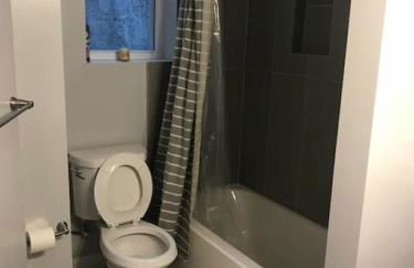 HOME AWAY HOME - Chic 2 BR Capitol Hill DC - Photo 8