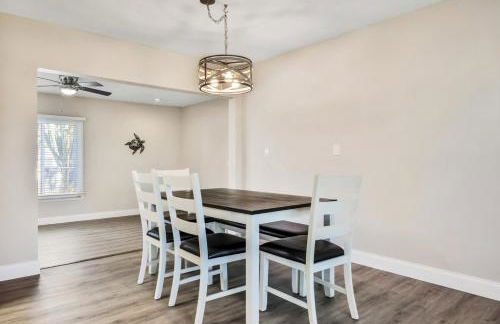 Relaxing canal front 2 BR pool home in North Port - Pineapple Way - Foto 13