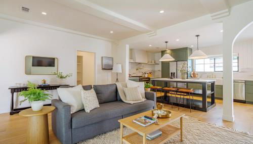 Designer 2 bed near Universal sleeps 8 hot tub - Foto 4, stove, pet friendly, minibar