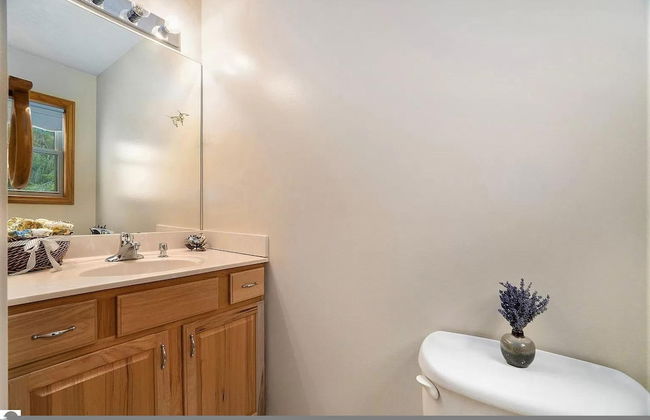 Firefly Lodge! Boardman River! Hot Tub! Woodstove! - Foto 64