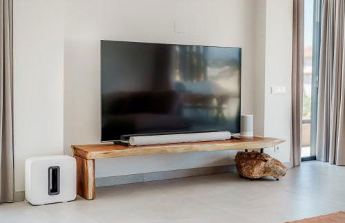 Villa Vida - Luxury Panorama Seaview Penthouse in Organic-Boho Design with Pool, Gym, Spa - Photo 15