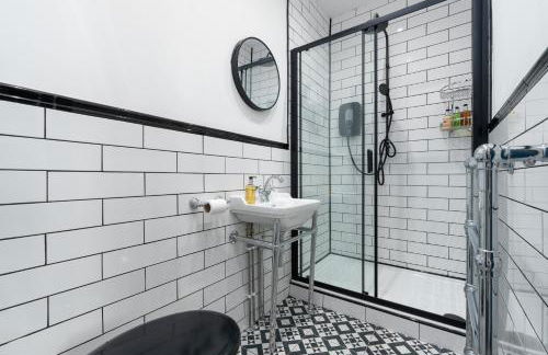 Bifolds, enclosed garden. Southport character home - Foto 31