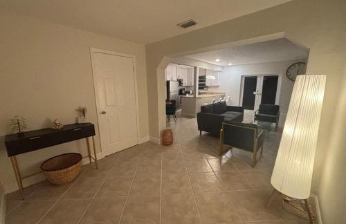 Close to the beach, in a quiet neighborhood - Foto 1