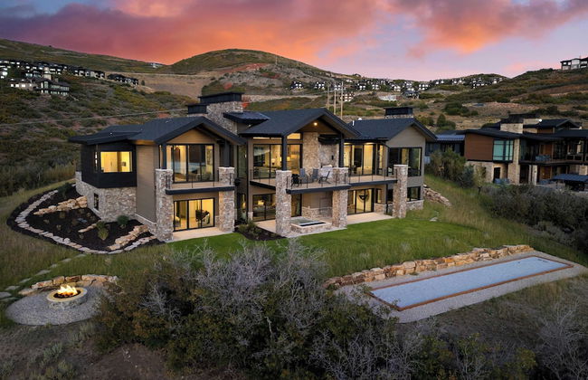 Reflection by Avantstay Sleeps 18 + Lake Views Hot Tub + Game Room - Foto 2