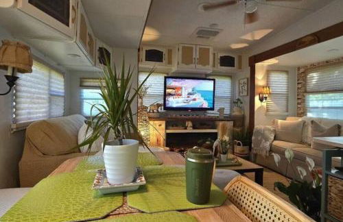 1 Large Bedroom Outdoor Patio - Photo 30