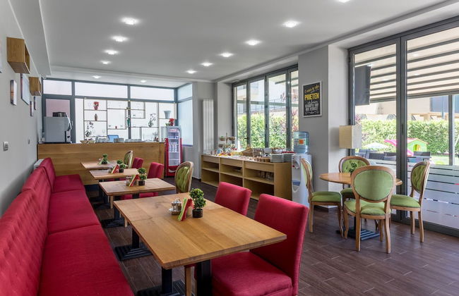 Tomis Garden Aparthotel - Photo 36