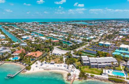 Grand Arenas - 120' Dock, HtdPool, Game Room, BBQ, Mini Golf,Baby Items - Foto 54