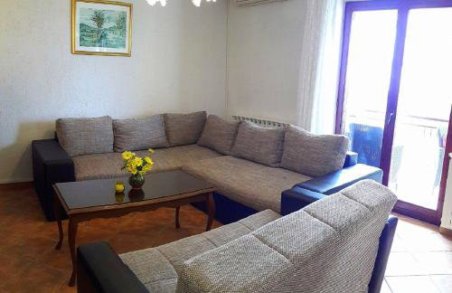 Ferienwohnung mit WLAN, Klima, Parkplatz, Grill und großem Garten zum Fußball spielen - Foto 5