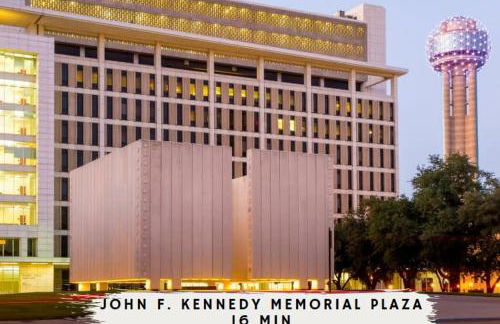 3-BD 3-BA Bungalow ft Backyard w Deck & Firepit - Foto 49