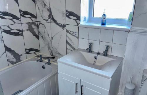 2 Bed House-Sleeps 4-Free Parking - Foto 36