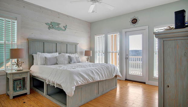 Sol Mates At Village Walk - Photo 5, Room