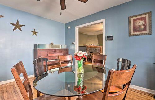 Suburban Home with Backyard Patio Less Than 7 Miles to Dtwn! - Foto 7