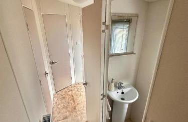 Delta, Bromley 4-Bedroom Located in Uddingston, Glasgow at Maryville Caravan Site - Photo 10