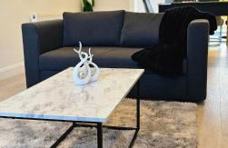 Manchester 2BR Luxe Lounge, Hot Tub, Pool Table - Photo 2