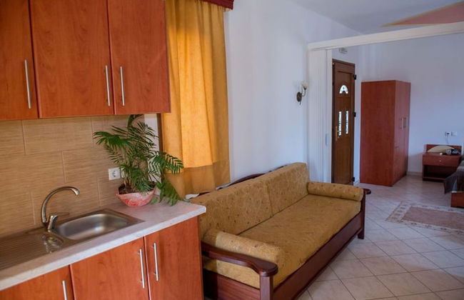 A Spacious and Bright Studio With Balcony - Foto 15