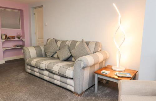 Inglewood Court - Photo 6