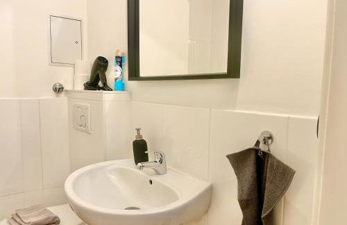 Banksy Apartment - Art & Fun mit 2 Balkonen - 6 Betten - Foto 6