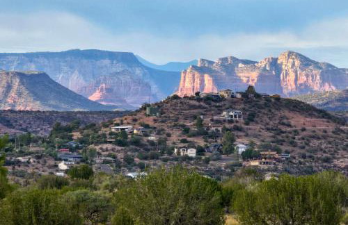 Hikers Retreat with Furnished Patio in Rimrock! - Foto 34