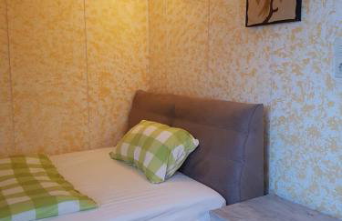 Sonnige ruhige Dachzimmer inkl WIFI plus Kaffee mit WG Dusche und neuer Küche - Foto 6