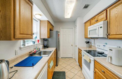 1 Mi to Denton Square Family Home with Fenced Yard! - Foto 3