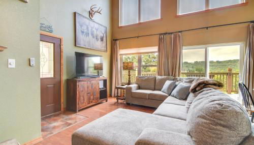 Hot Tub and Fire Pit! Lake-View Home in Blue Eye - Foto 4