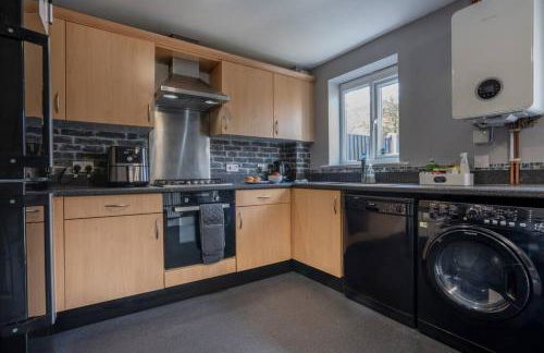 Stunning 3 bed House - Nr Kings Mill Hospital - 2 Parking Spaces, Wifi & Garden - Foto 16