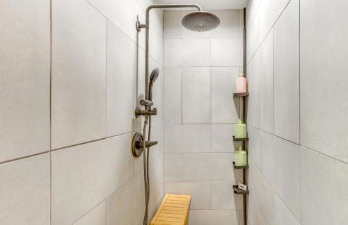 4 Mi to Lazy E Arena Horse Lovers Haven with Grill - Photo 14