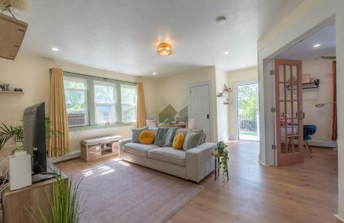 Zen Den With King Bed and Very Close to Airport - Foto 33