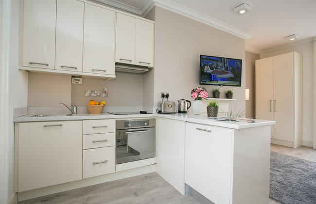 St. Stephen's Green Apartments - Photo 16