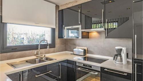 Awesome Home In Sant Pere Pescador - Foto 3