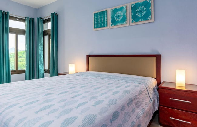 2-Bedroom Condo with Ocean View and Pool - Photo 5