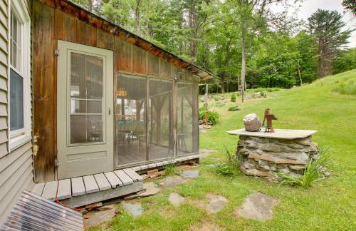 Rustic-Chic Cottage with Yard and Grill - Near Hiking! - Foto 21