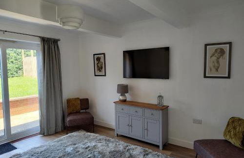 Jarvis Drive 3 Bed contractor house In melton Mowbray with parking - Photo 13