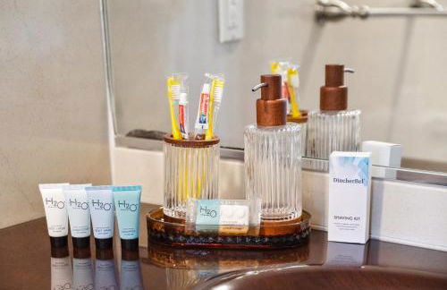 Quiet Home with Spectacular Scenic Mountain Views near Universal Studios Hollywood - Photo 18