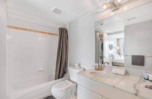 Fantastic 2BR Condo on 31st Floor Free Parking - Photo 64