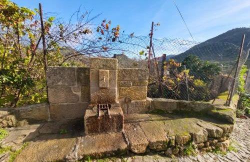 Charming House in Vila Nova de Foz Côa with Private Entrance - Foto 1