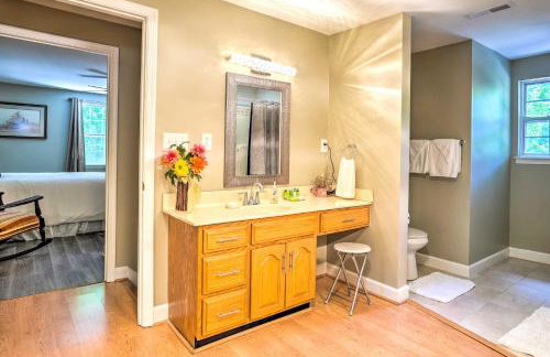 Secluded Chattanooga Getaway w/ Deck + Yard! - Foto 12