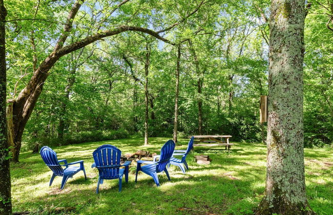 Beautiful Home on a Quiet Lot, Sleeps 14, Treehouse & Game Room! - Foto 42
