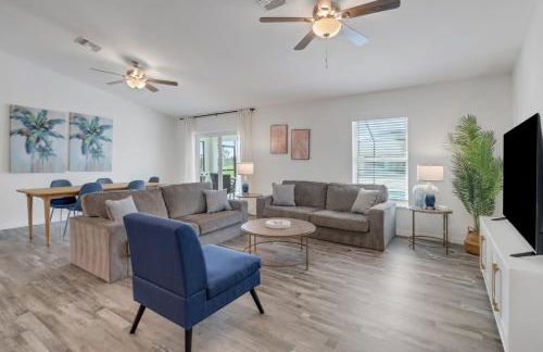 Luxury Retreat with Heated Saltwater Pool and Big Patio Perfect for 2 families - Foto 29