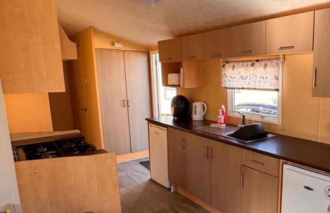 3 Bed Caravan - Side Gated Decking, Wifi, Pets - Foto 8