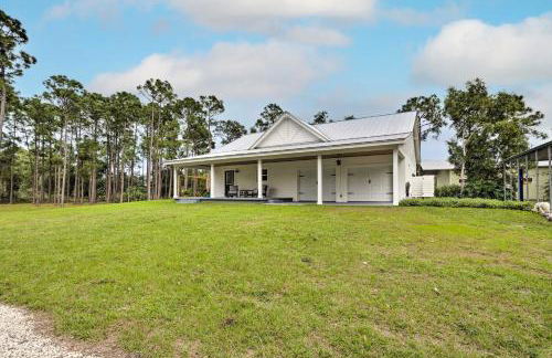 Trendy Palm City Cottage with Porch on 5 Acres! - Foto 3