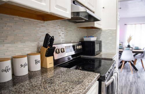 Lux 3 bedroom townhouse 1 block from the beach - Photo 70