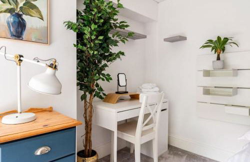 Cotswold Cheltenham, whole house with hot tub - Photo 75