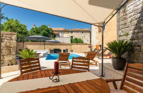 Villa Sagri - heated pool - Photo 5