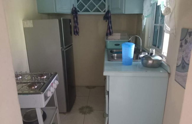 Lovely 1-bed Cottage in St Catherine Jamaica - Foto 2