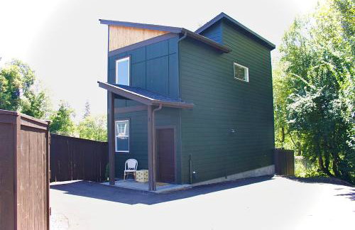 Modern New Build Home 5 min from downtown - Foto 1