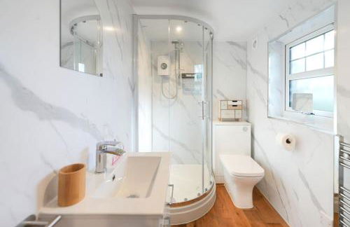 Lily Wood Cottage outside Hurlford - Foto 5