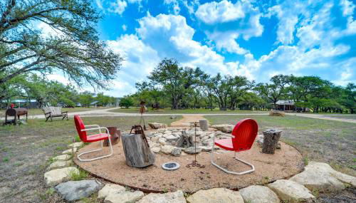 Pet-Friendly Johnson City Studio with Inspiring View - Foto 2